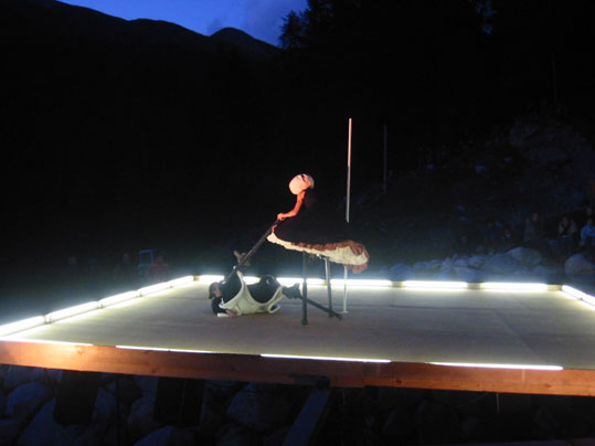 Nartan Kerstin Niemeyer, Richard Henschel. Premiere "Hochzit va Himmel und Hell"